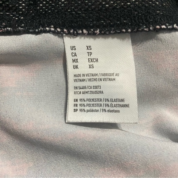 American Eagle Red Black Pattern Swim Shorts - Picture 5 of 5